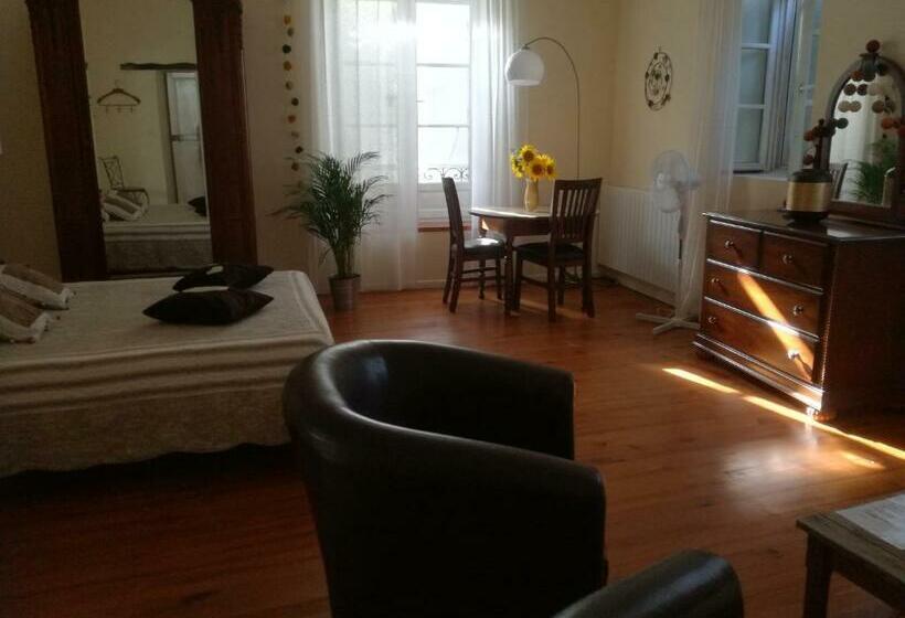 자쿠지 스위트, Mon Petit Soulié