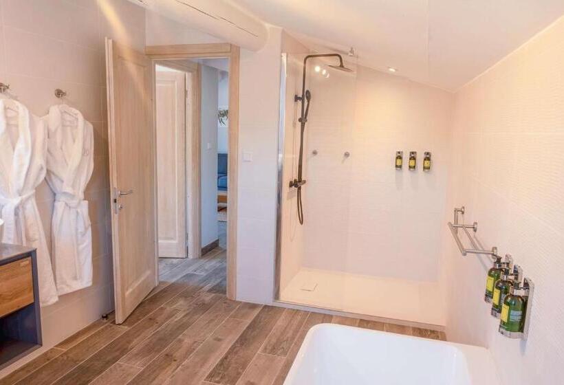 Люкс Вид на Сад, Domaine Ribiera, Hotel 5 Etoiles, Spa & Golf Forcalquier