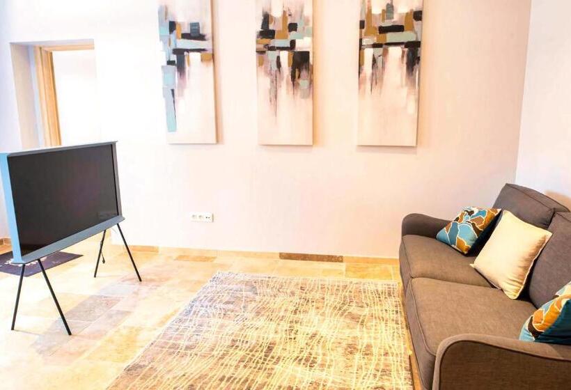 Люкс с Террасой, Domaine Ribiera, Hotel 5 Etoiles, Spa & Golf Forcalquier