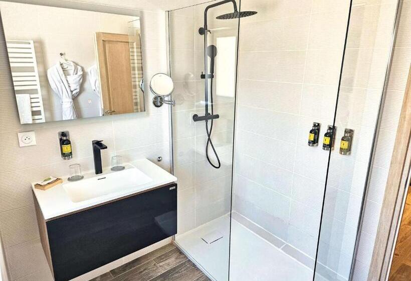 Полулюкс с Балконом, Domaine Ribiera, Hotel 5 Etoiles, Spa & Golf   Forcalquier