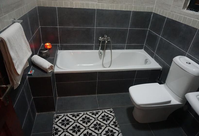 سوئیت رویال, Accra Royal Castle Apartments & Suites