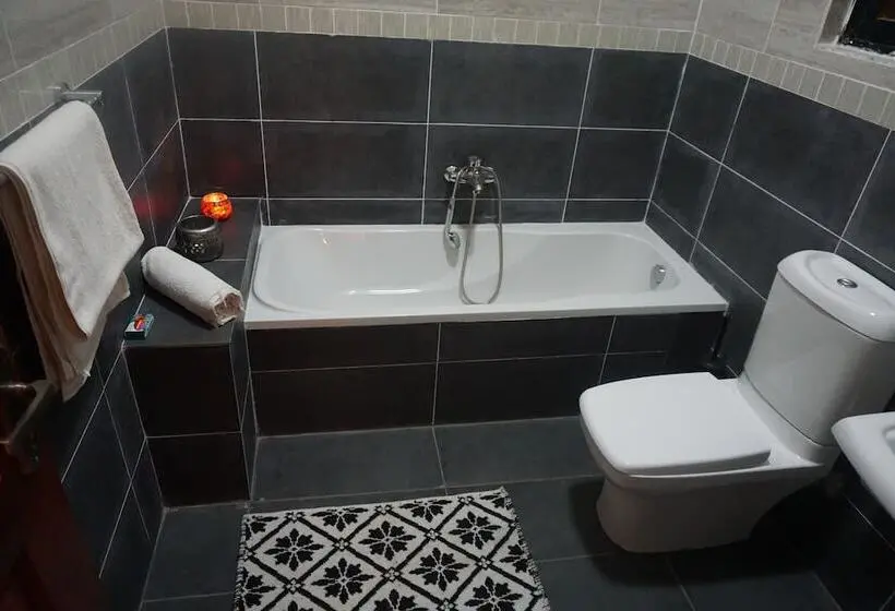 ロイヤルスイート, Accra Royal Castle Apartments & Suites