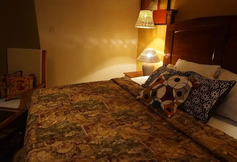 ガーデンビュースイート, Accra Royal Castle Apartments & Suites