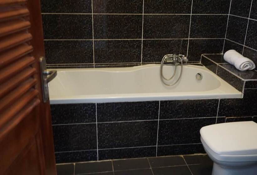 سوییت اجرایی, Accra Royal Castle Apartments & Suites