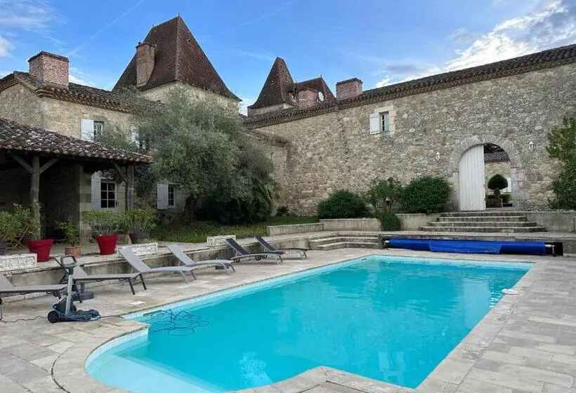 プールの見える１ベッドルームアパートメント, Chateau De Mazelieres
