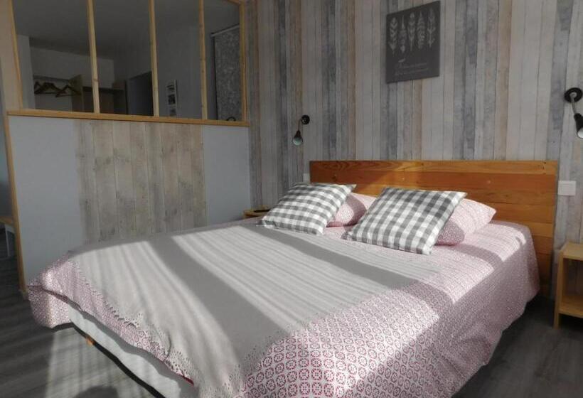 Standard room with outdoor bath, Monts Et Reves