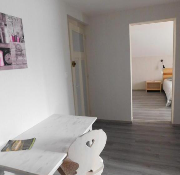 Familiekamer, Monts Et Reves