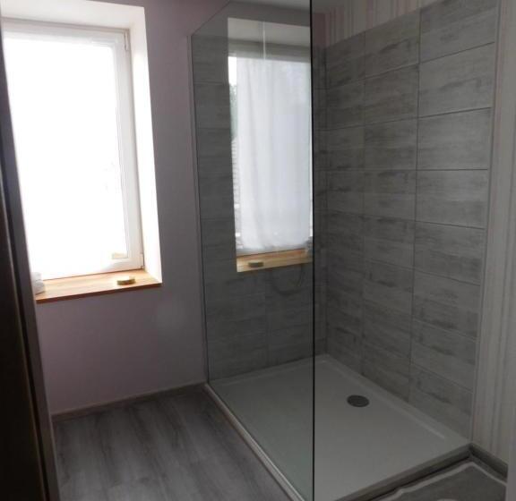 패밀리 룸, Monts Et Reves