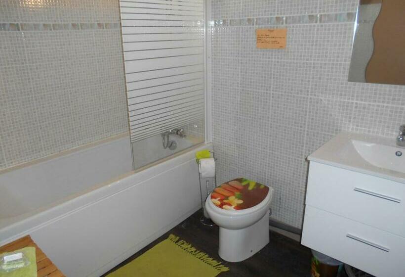 キングサイズベッドのスタンダードルーム, Chambres D´hotes Villa Capsylvaine