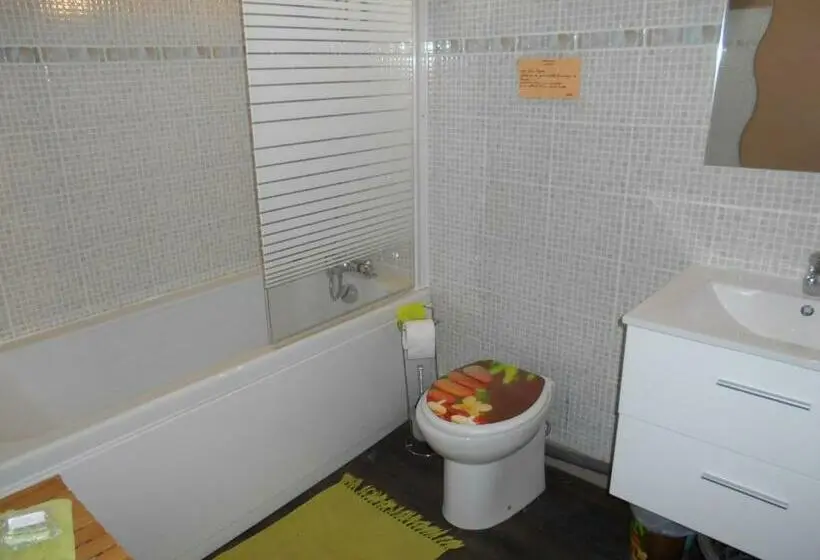 キングサイズベッドのスタンダードルーム, Chambres D´hotes Villa Capsylvaine