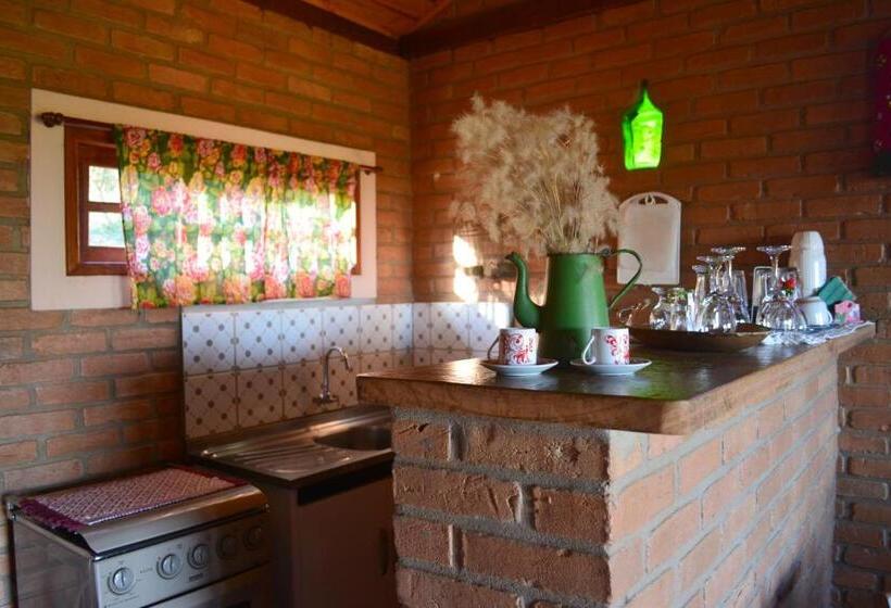 Трехместный Номер Стандарт с Балконом, Ibitiaçu Chales