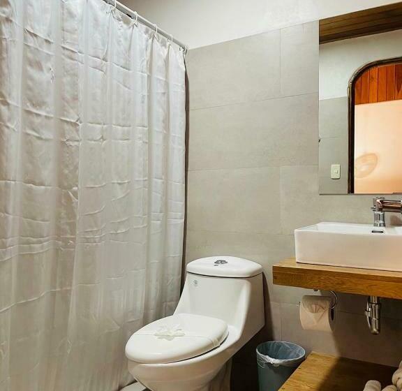 스탠다드 룸 더블 침대 2개, Ocotal Bed & Breakfast