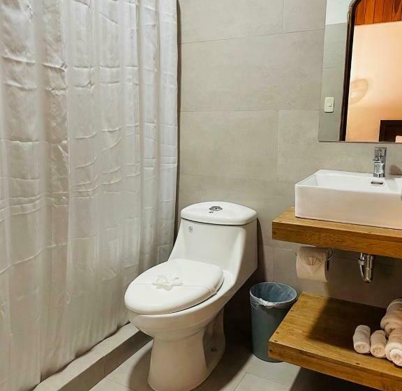 스탠다드 룸 더블 침대 2개, Ocotal Bed & Breakfast