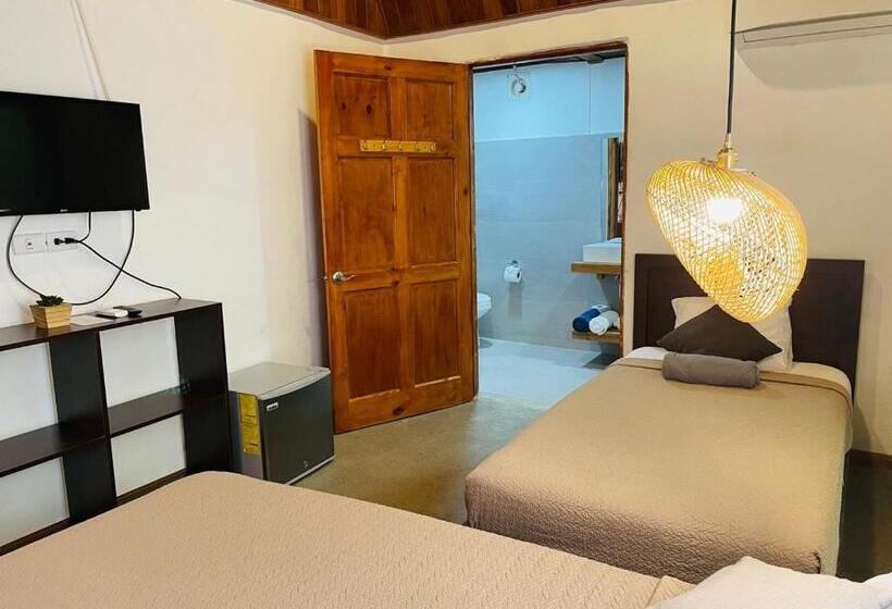 스탠다드 룸 더블 침대 2개, Ocotal Bed & Breakfast