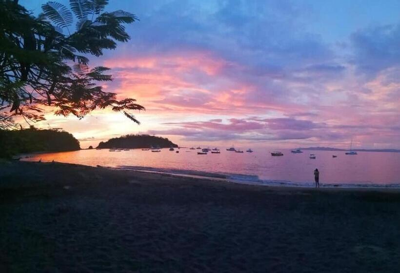 스탠다드 트리플 룸, Ocotal Bed & Breakfast