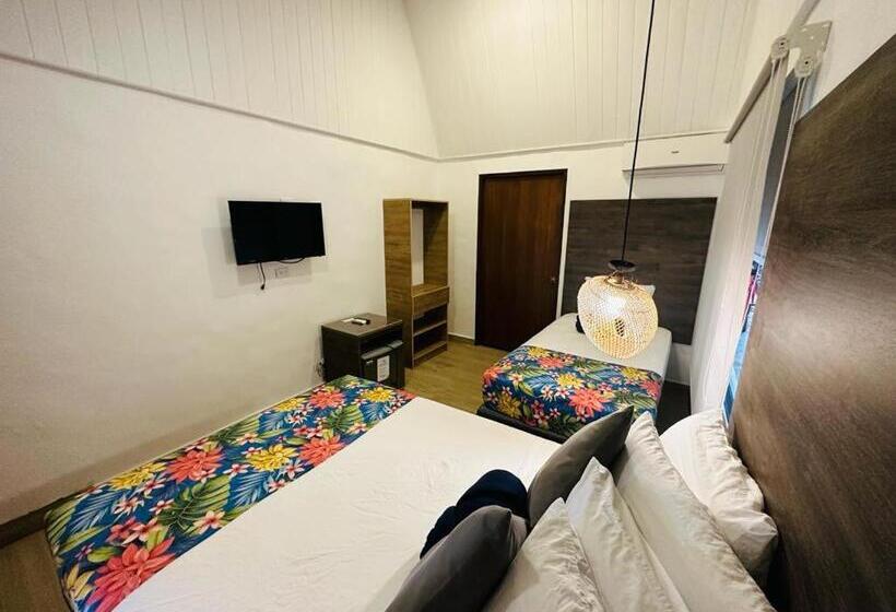 스탠다드 트리플 룸, Ocotal Bed & Breakfast