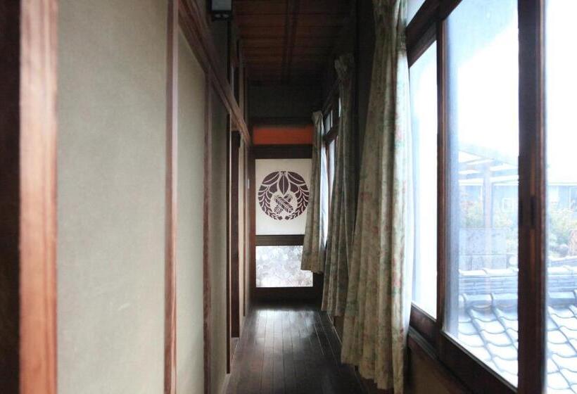 חדר לארבעה סטנדרטי עם נוף לגינה, Okayama Hostel Igusa