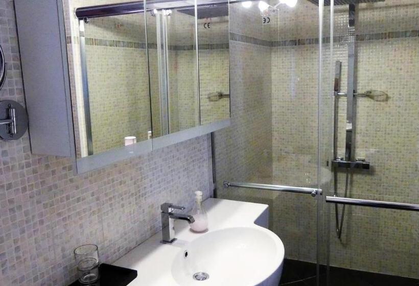 キングサイズベッドのスタンダードルーム, Villa Regain Chambres Et Table D Hôtes