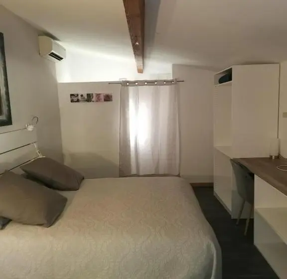 キングサイズベッドのスタンダードルーム, Villa Regain Chambres Et Table D Hôtes