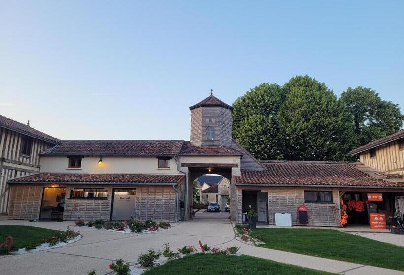 バスルーム共有のトリプルスタンダード, Domaine Le Colombier