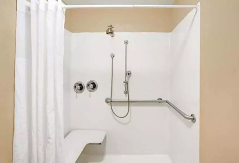 キングサイズベッドのスタンダードルーム, Baymont By Wyndham Jacksonville/butler Blvd