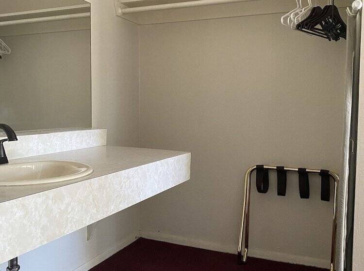 Номер Стандарт, Budget Inn At The Heavenly Gondola