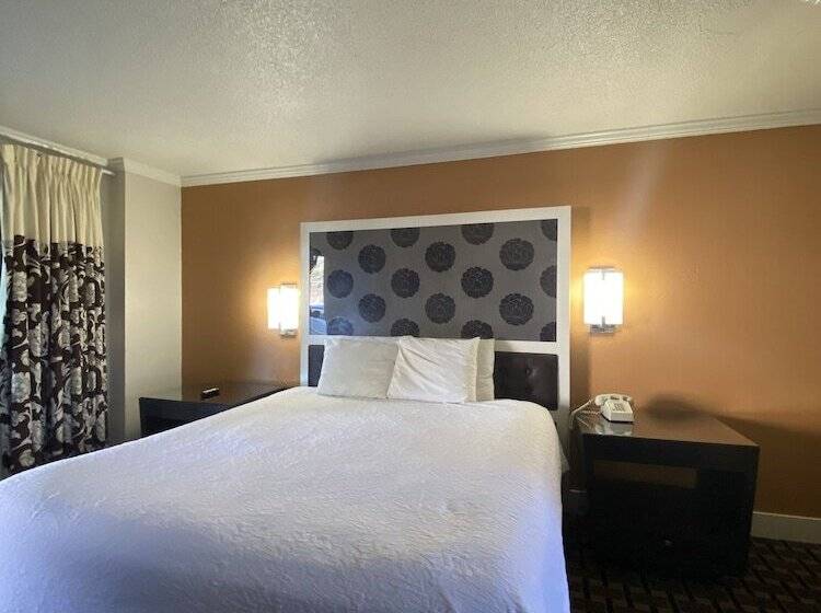 Standart Oda, Budget Inn At The Heavenly Gondola