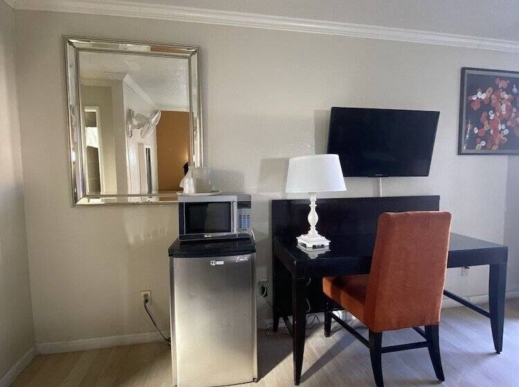 Номер Стандарт, Budget Inn At The Heavenly Gondola