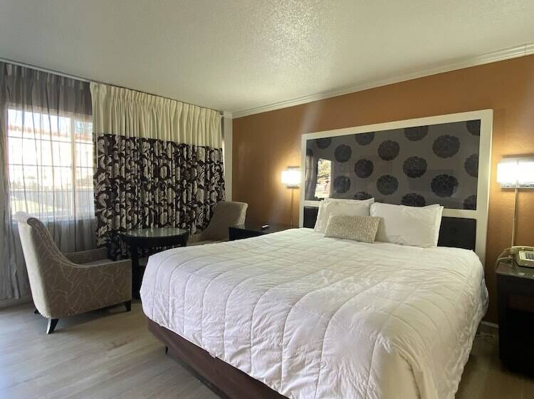 스탠다드 룸, Budget Inn At The Heavenly Gondola