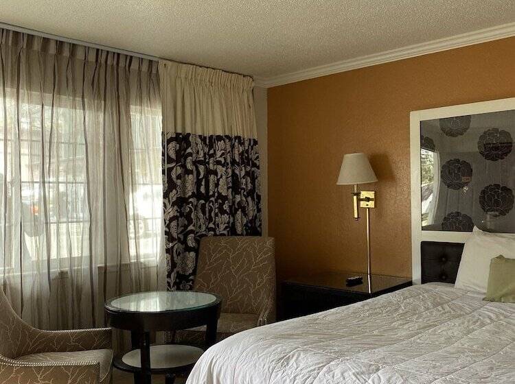 Номер Стандарт, Budget Inn At The Heavenly Gondola