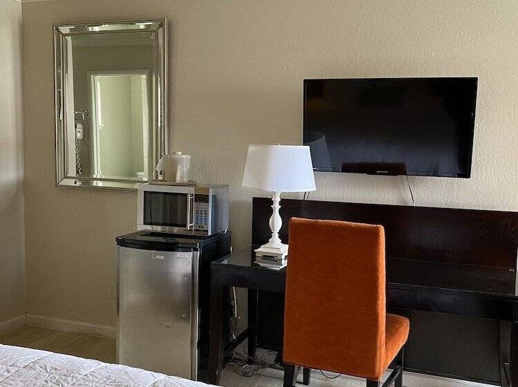 Номер Стандарт, Budget Inn At The Heavenly Gondola