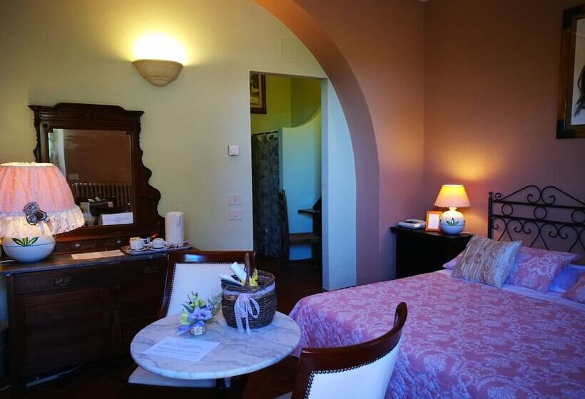 غرفة قياسية ثلاثية, Locanda Le Boscarecce