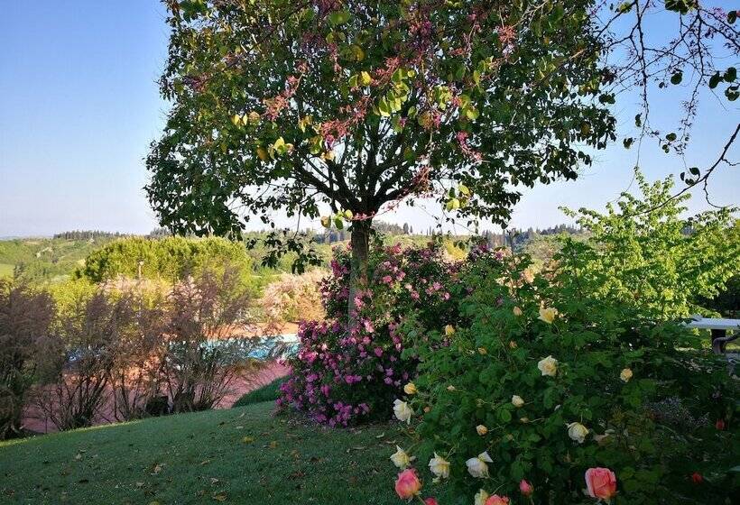 غرفة قياسية رباعية, Locanda Le Boscarecce