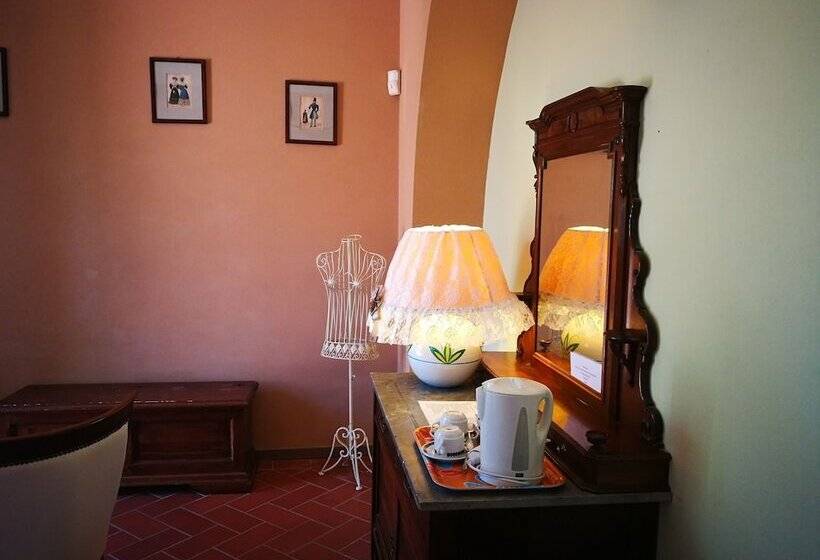 غرفة إقتصادية, Locanda Le Boscarecce