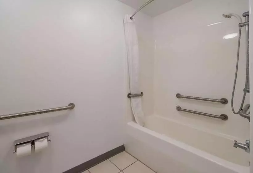 身障者適用スタンダードルーム, Quality Inn Goldsboro