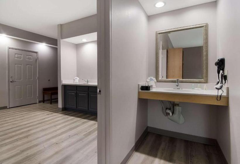 Люкс Кровать Кинг, Quality Inn Goldsboro