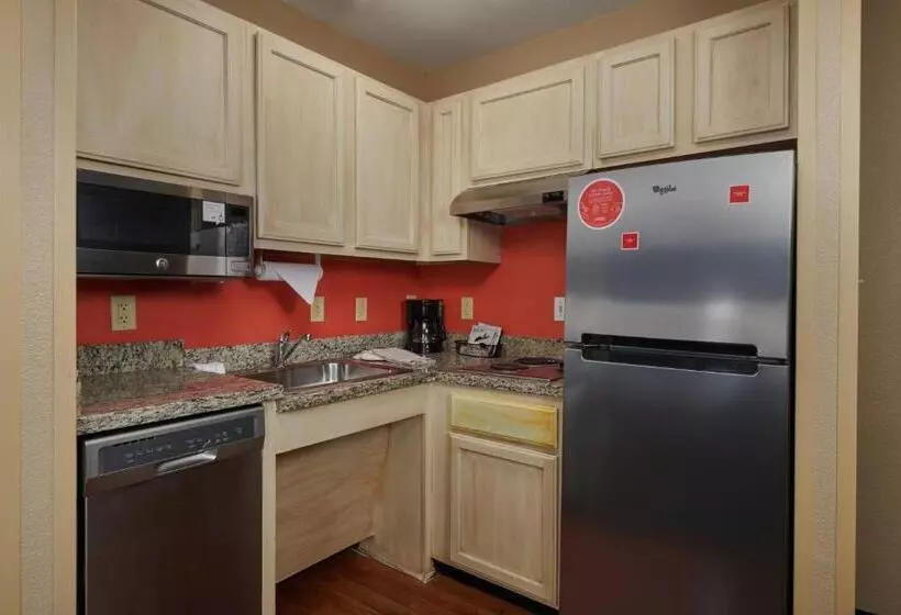 استودیوی استاندارد, Towneplace Suites Tampa North/i75 Fletcher