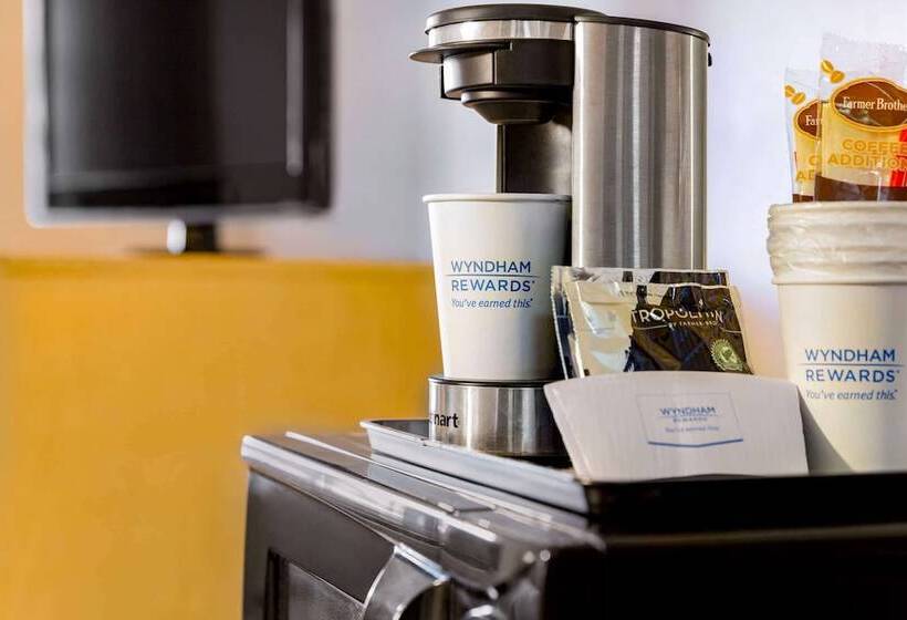 غرفة بيزنس, Super 8 By Wyndham Big Timber