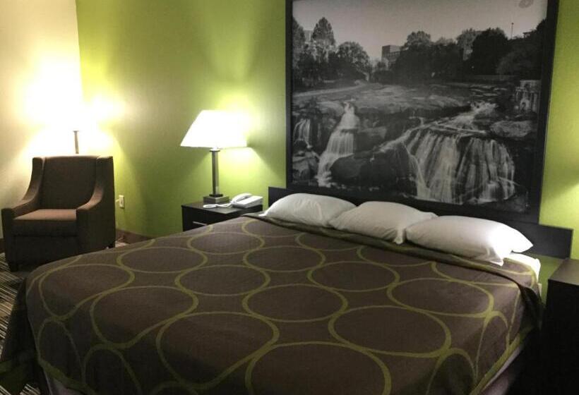 Standard Szoba King Size Bed, Super 8 By Wyndham Greer/spartanburg Area