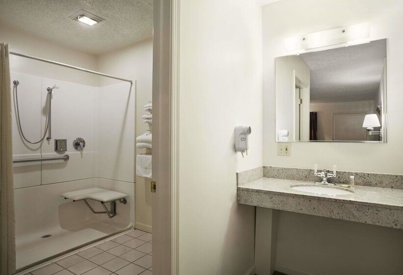 غرفة قياسية لذوى الاحتياجات الخاصة, Super 8 By Wyndham Mifflinville Near Bloomsburg
