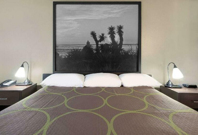 带大床的标准间, Super 8 By Wyndham Victoria/north/mall Area