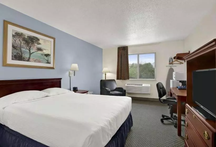 キングサイズベッドのデラックススイート, Super 8 By Wyndham Washington