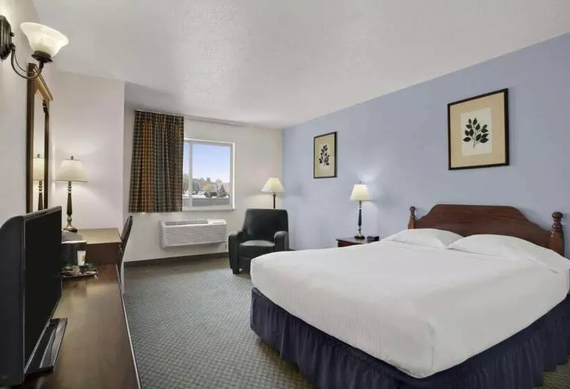 キングサイズベッドのデラックススイート, Super 8 By Wyndham Washington