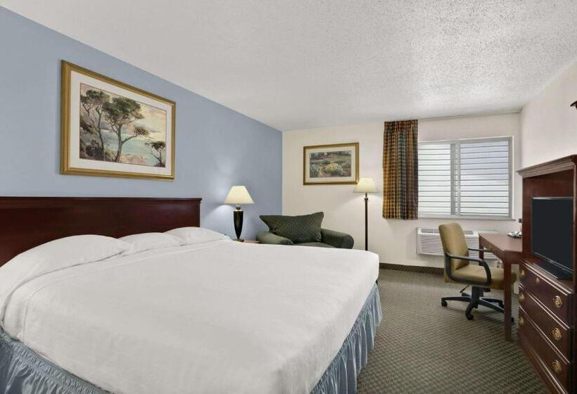 스탠다드 룸 킹사이즈 침대, Super 8 By Wyndham Washington