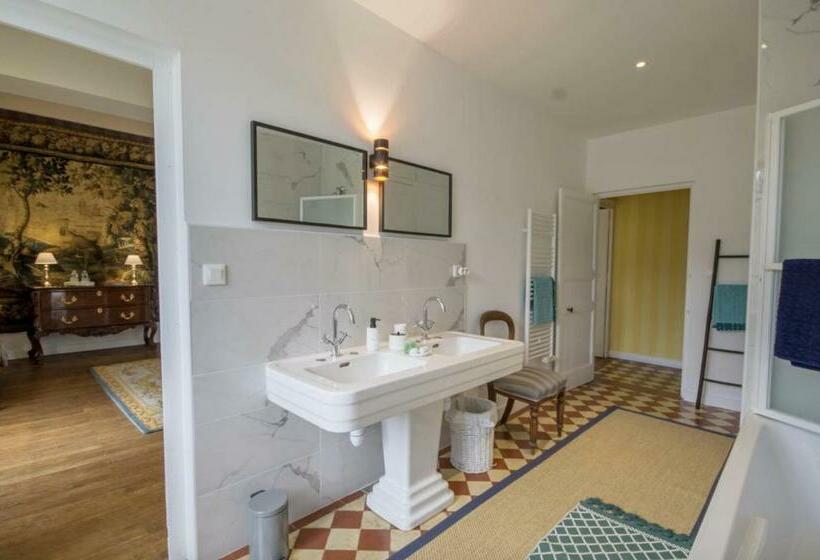 غرفة ديلوكس, Château De Cadouzan