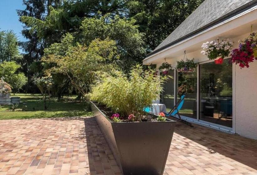 غرفة قياسية, La Clotière