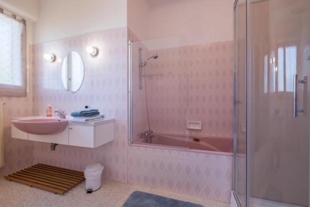 غرفة قياسية, La Clotière