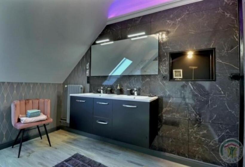 جناح, La Clotière