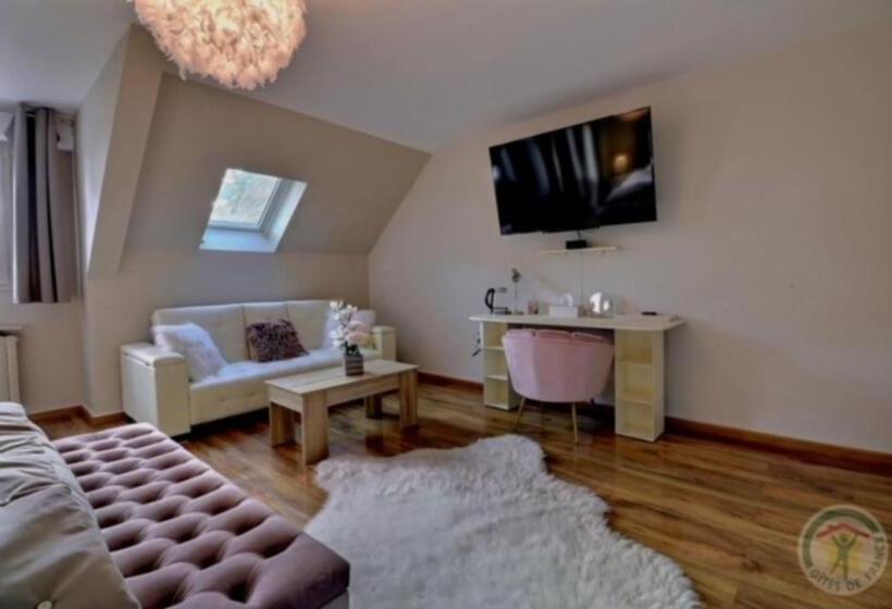 جناح, La Clotière