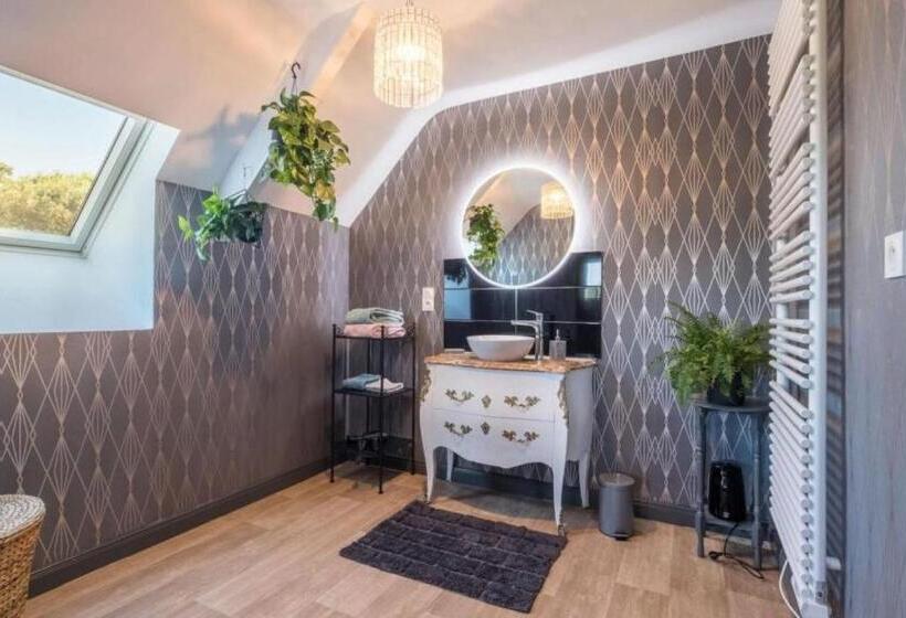 منزل غرفتين نوم, La Clotière